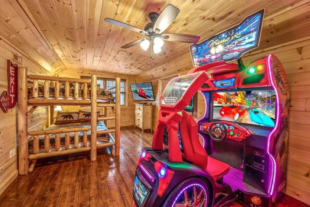 Luxury Cabin-amazing Location-arcade-firepit-pool Holiday home