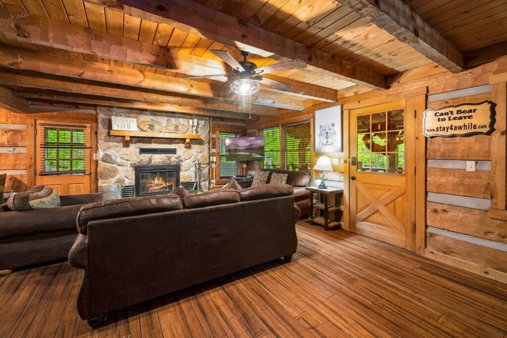 Luxury Cabin-amazing Location-arcade-firepit-pool * Gatlinburg
