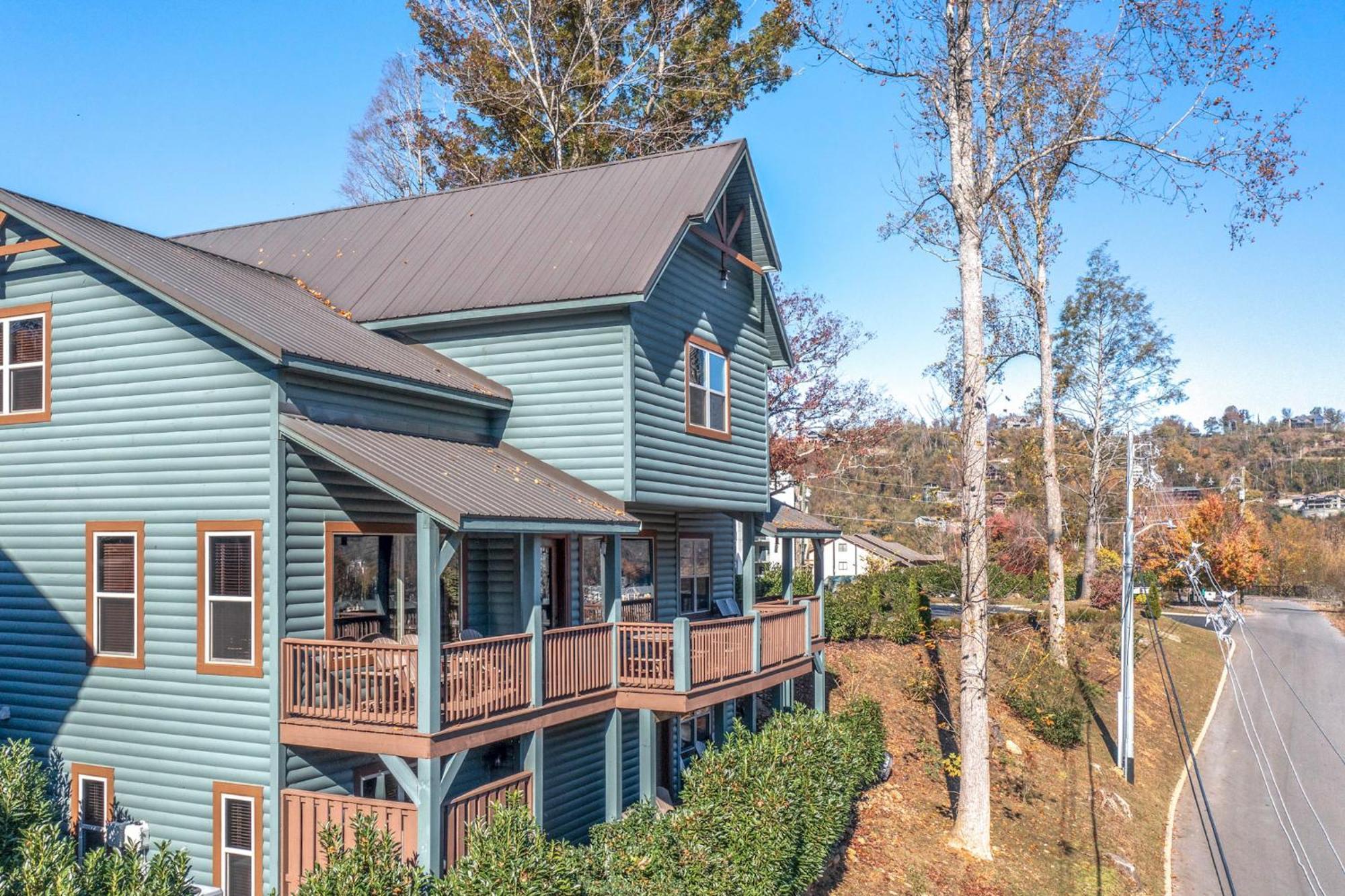 The Great Dogwood Manor By Stony Brook Gatlinburg