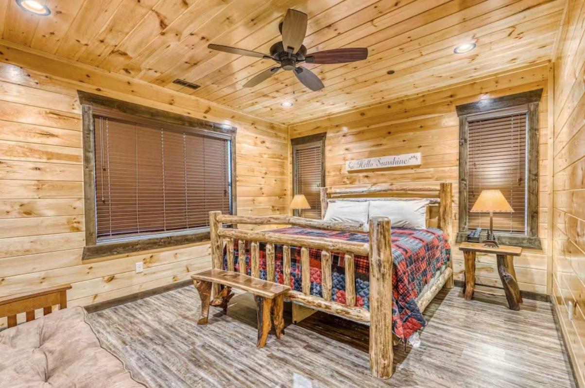 Holiday home The Great Dogwood Manor By Stony Brook *