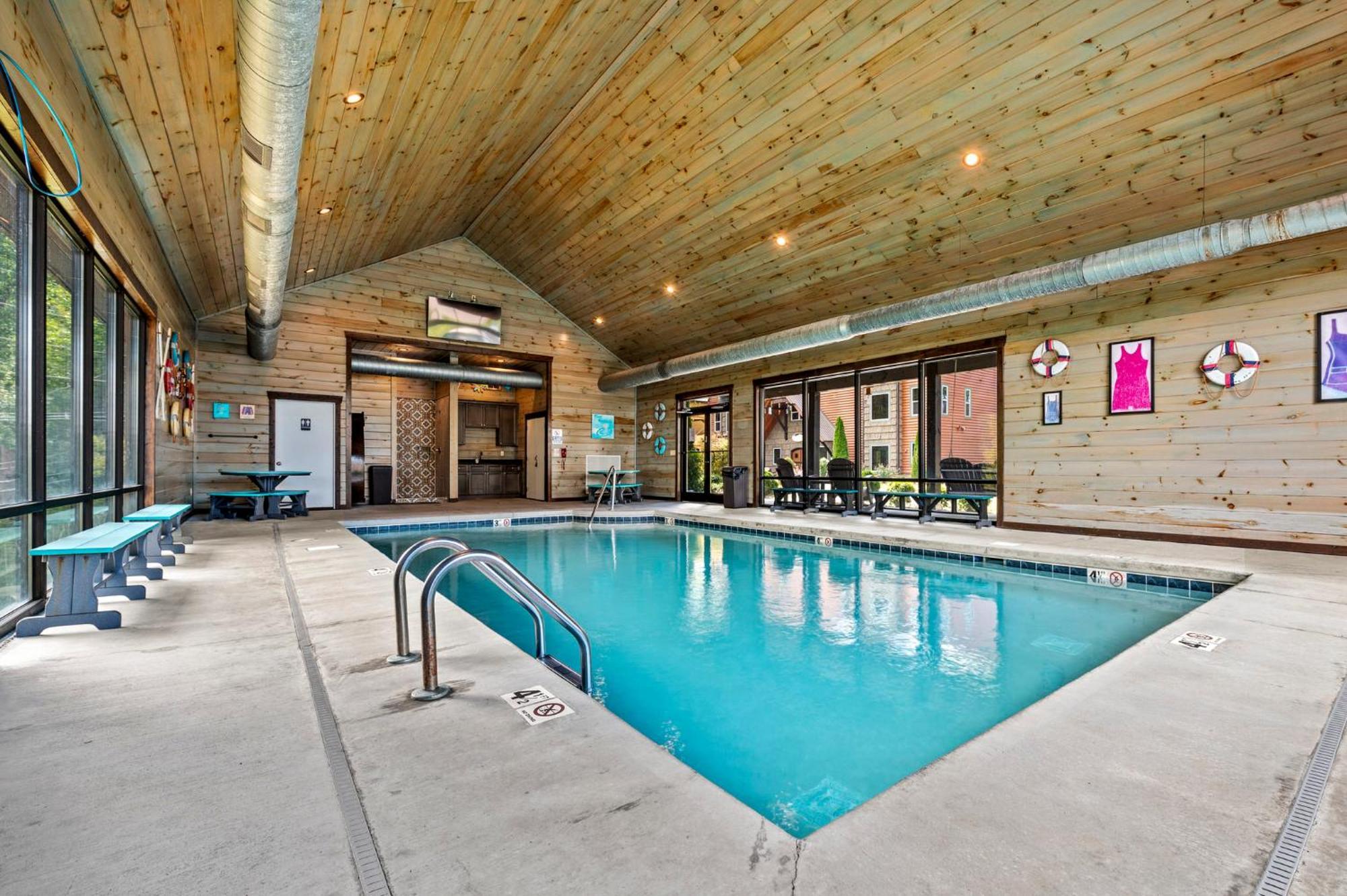 The Great Dogwood Manor By Stony Brook Holiday home Gatlinburg