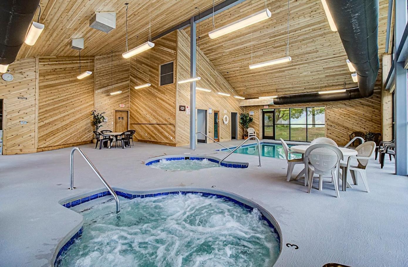 Apartment Summit Getaway For 2 With Amazing View!