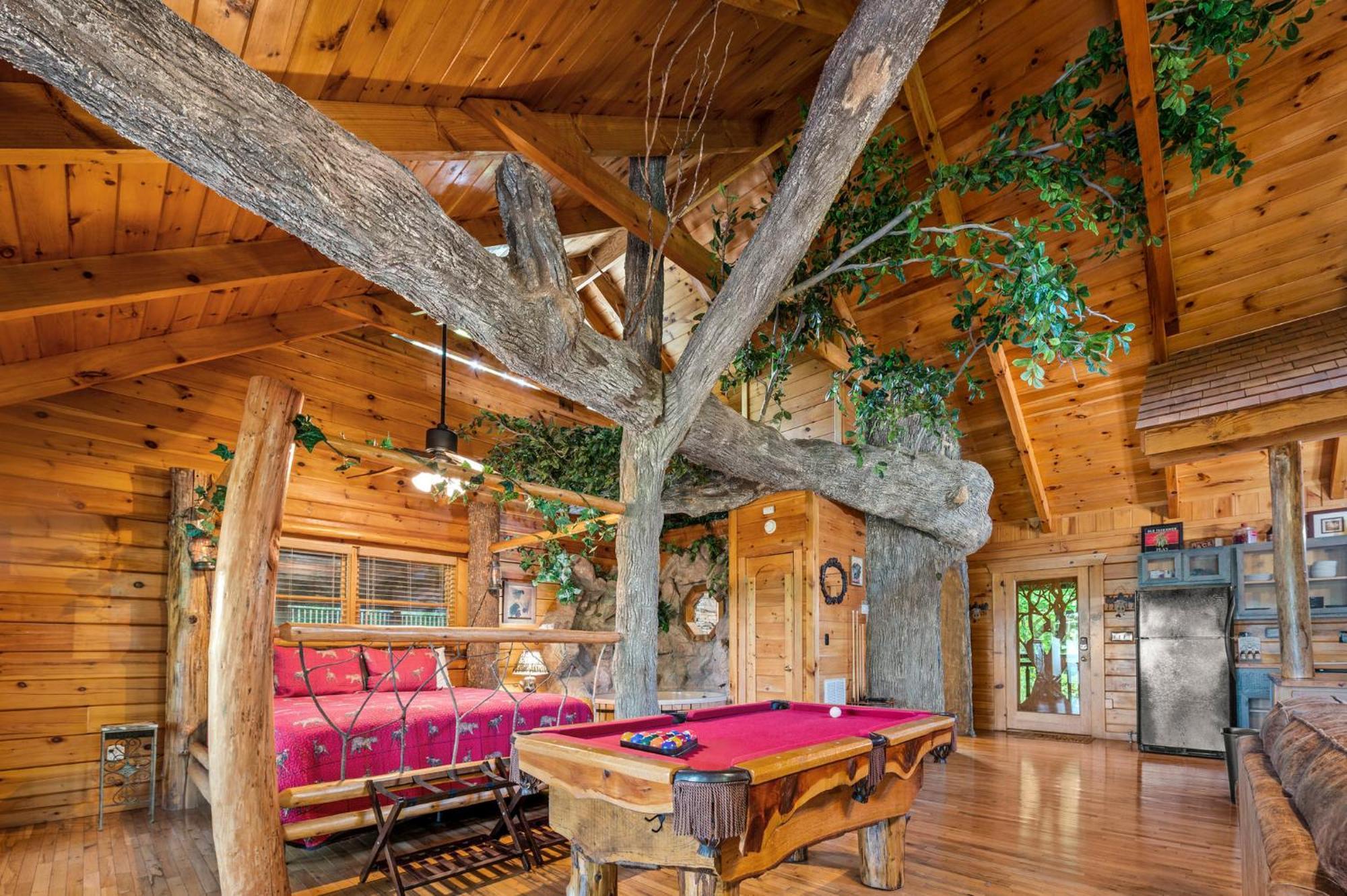 Holiday home Enchanted Treehouse By Stony Brook Gatlinburg