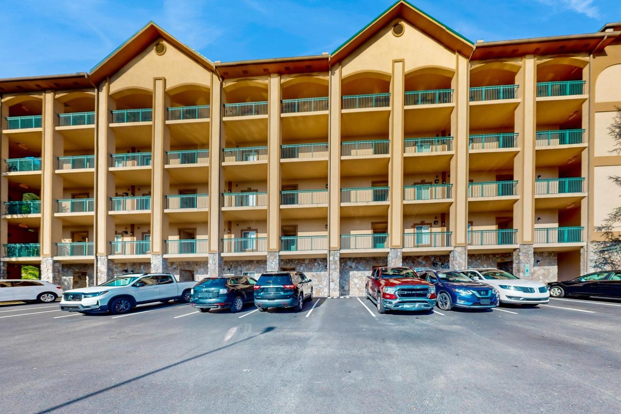 Apartment Summit Manor Unit B3062