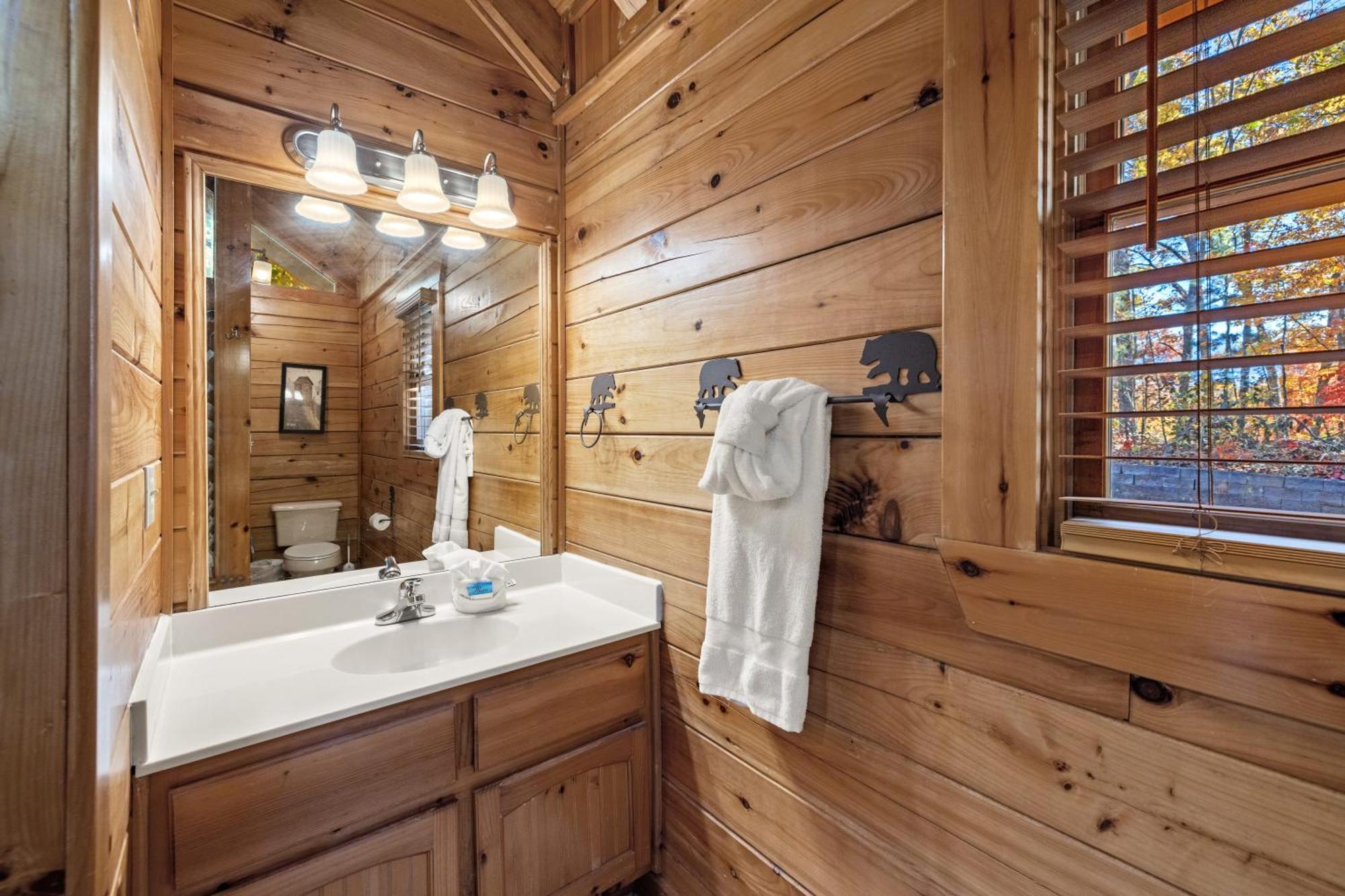 Moonlight Obsession A Dog Friendly 2 Bd 2 Bath Log Located 5 Miles From Downtown Holiday home *