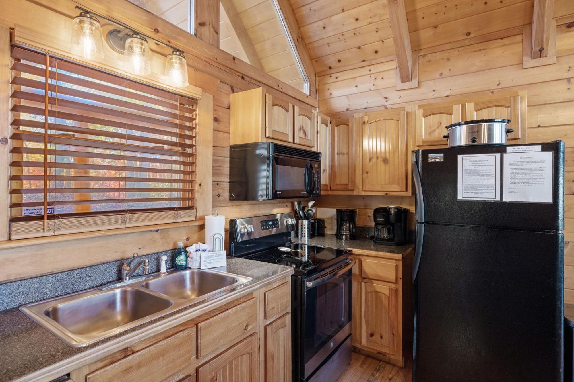 Holiday home Moonlight Obsession A Dog Friendly 2 Bd 2 Bath Log Located 5 Miles From Downtown Gatlinburg