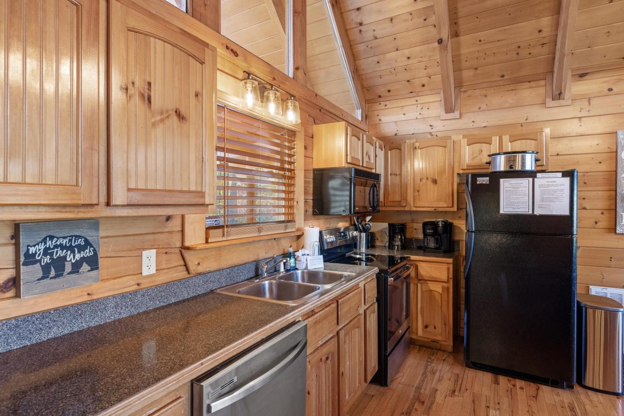 Holiday home Moonlight Obsession A Dog Friendly 2 Bd 2 Bath Log Located 5 Miles From Downtown