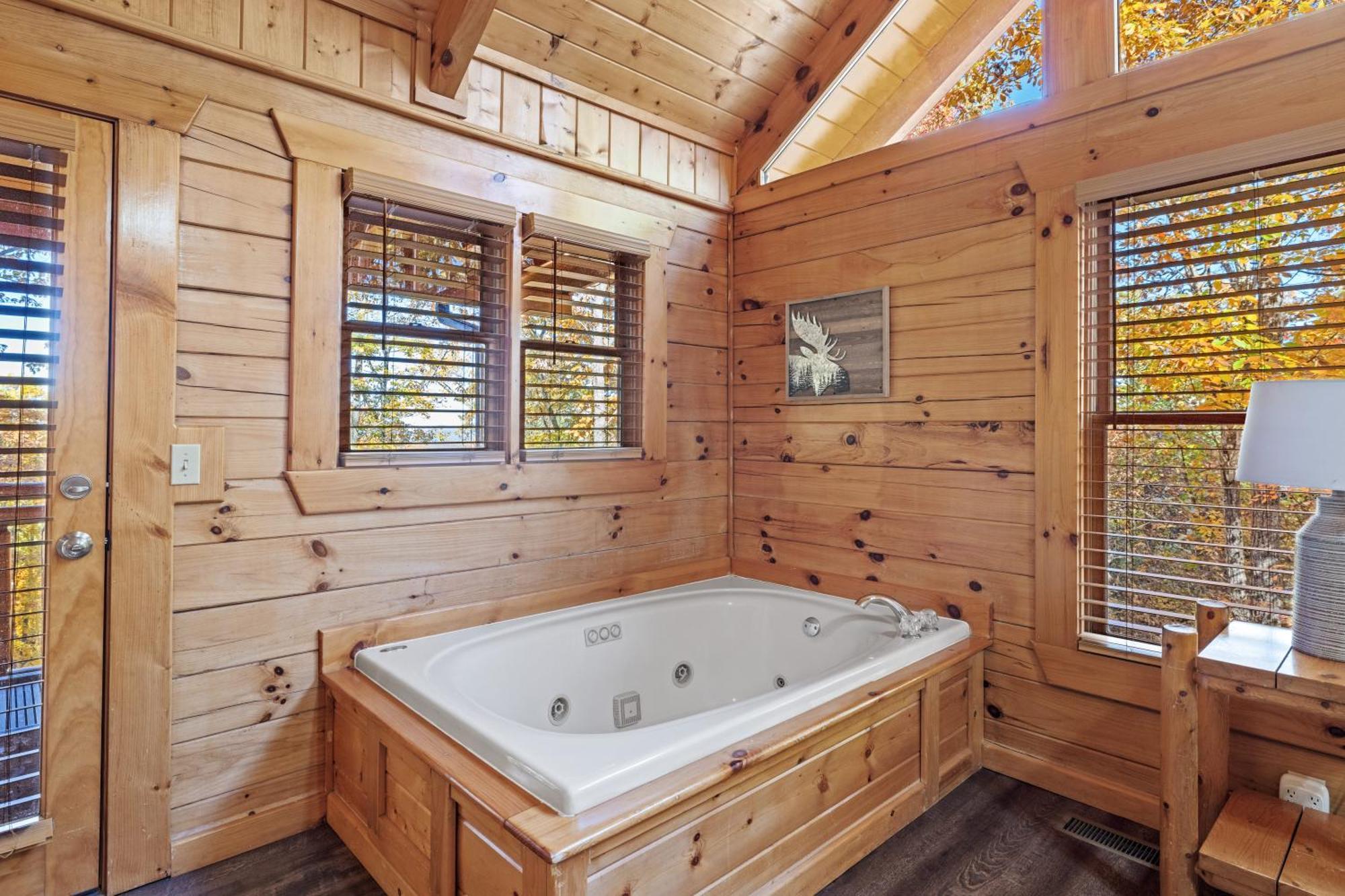 Holiday home Moonlight Obsession A Dog Friendly 2 Bd 2 Bath Log Located 5 Miles From Downtown Gatlinburg
