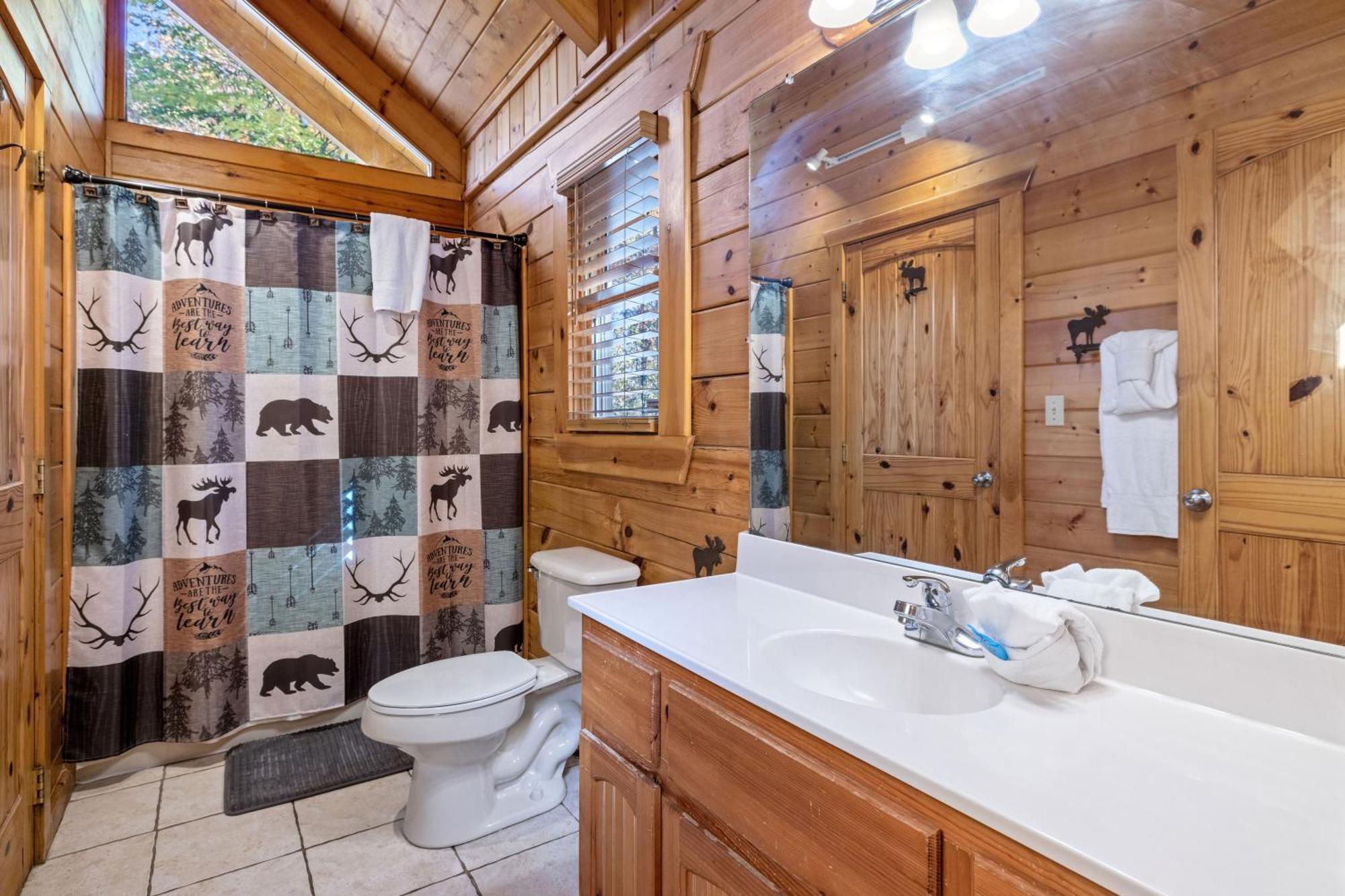 Moonlight Obsession A Dog Friendly 2 Bd 2 Bath Log Located 5 Miles From Downtown Holiday home