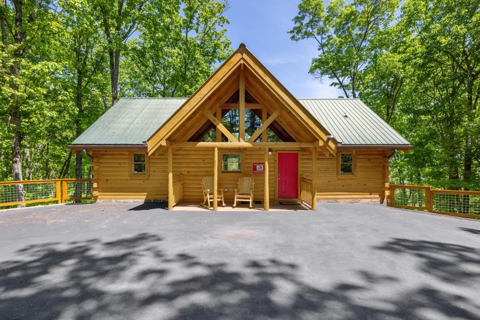 Moonlight Obsession A Dog Friendly 2 Bd 2 Bath Log Located 5 Miles From Downtown Holiday home Gatlinburg