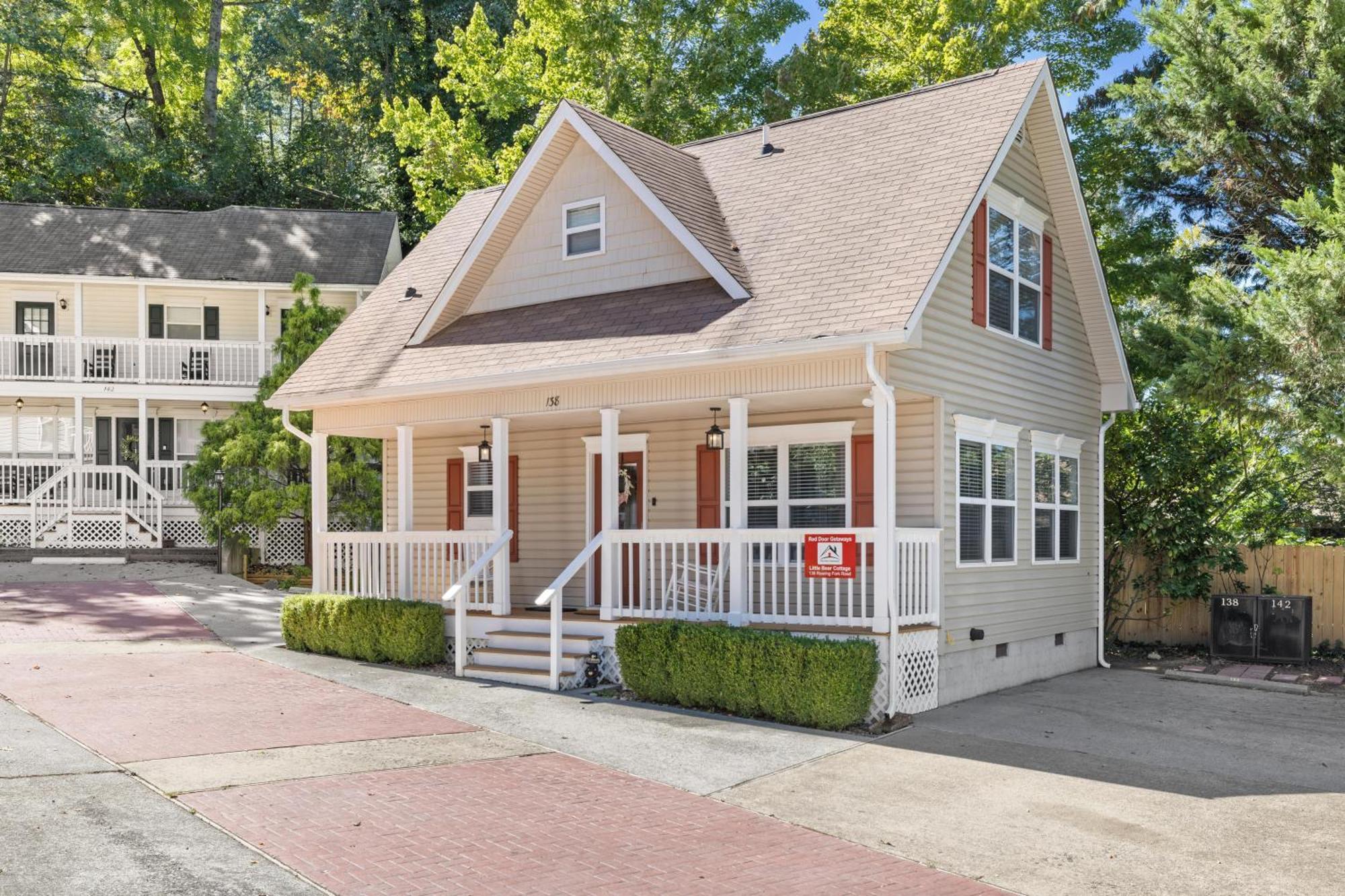 Holiday home Little Bear Is Located Only A Half-mile Away From Downtown Gatlinburg! Gatlinburg