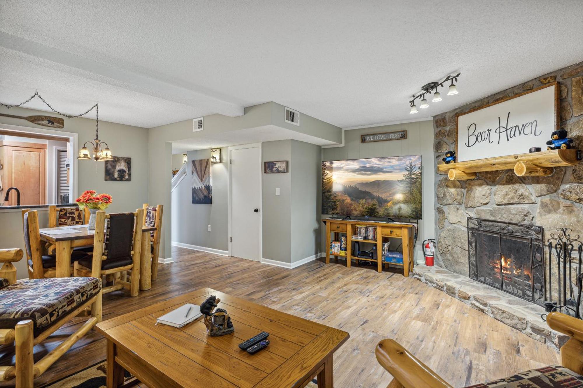 Obear Mountain Is A Newly Updated In Village Of Gatlinburg! Holiday home Gatlinburg