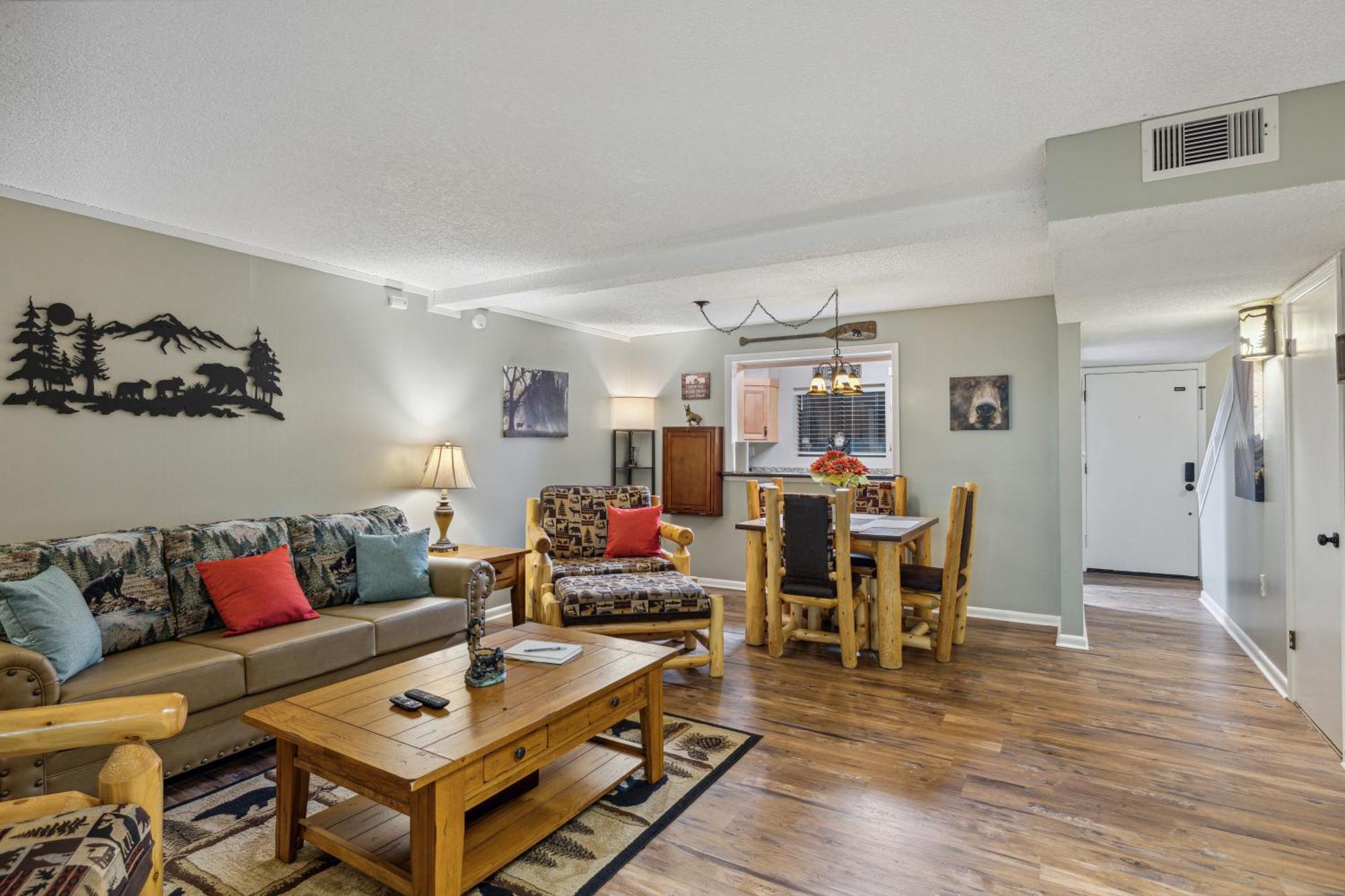 Obear Mountain Is A Newly Updated In Village Of Gatlinburg! Holiday home