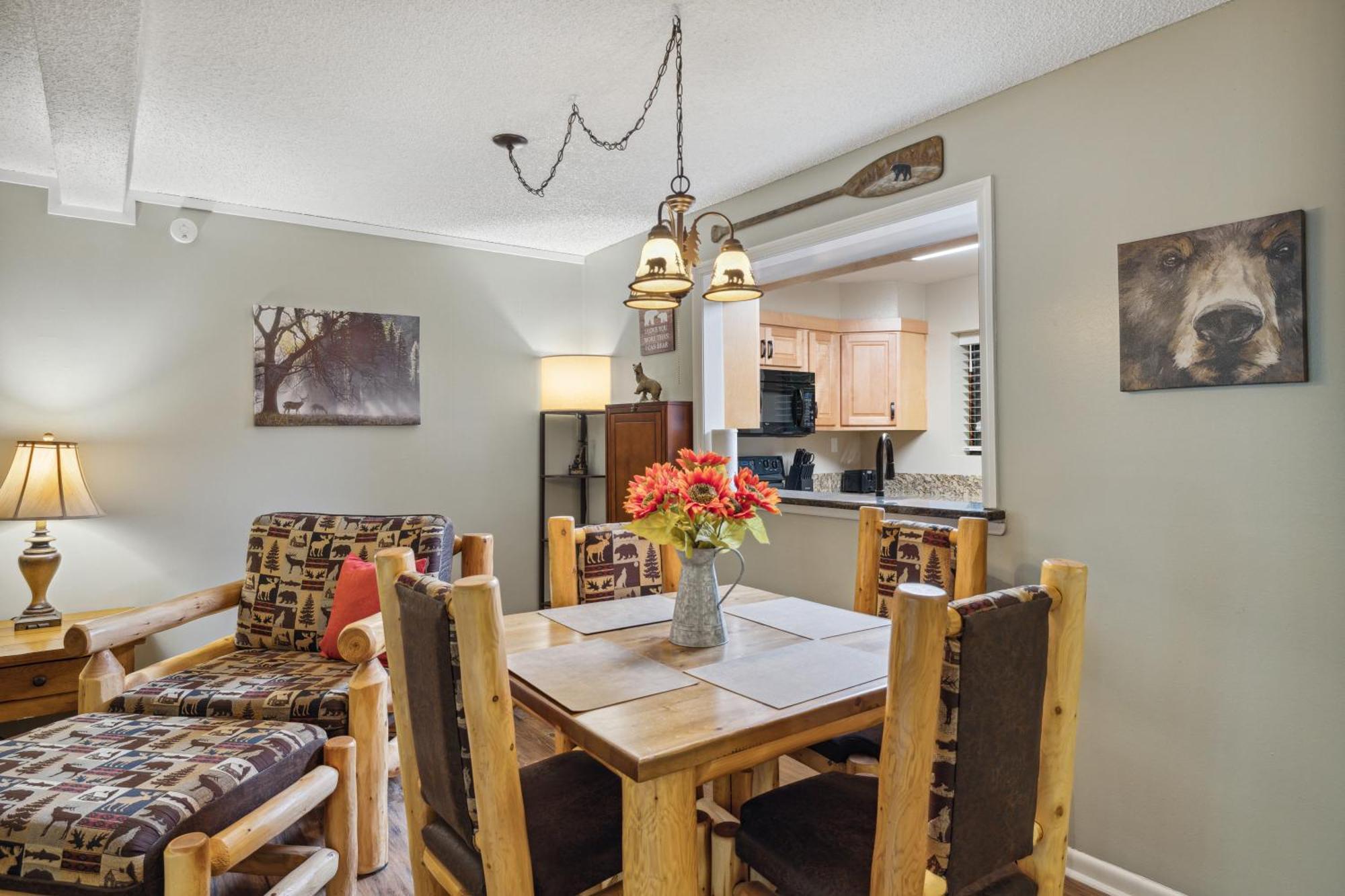 Obear Mountain Is A Newly Updated In Village Of Gatlinburg! Holiday home