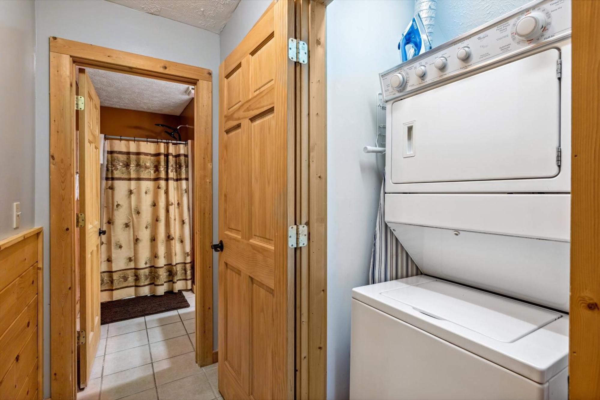 The Adventure Located In Black Bear Falls With 3 King Suites! Holiday home *