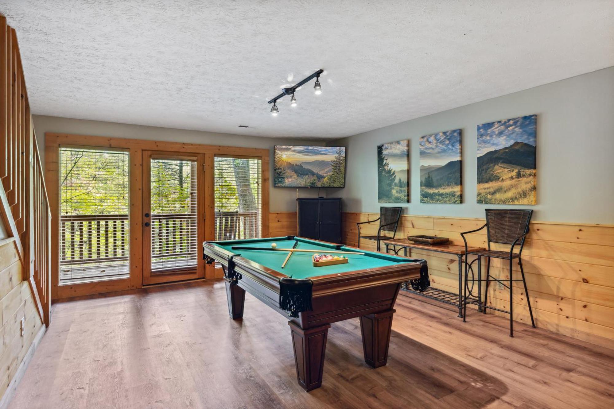 The Adventure Located In Black Bear Falls With 3 King Suites! Gatlinburg