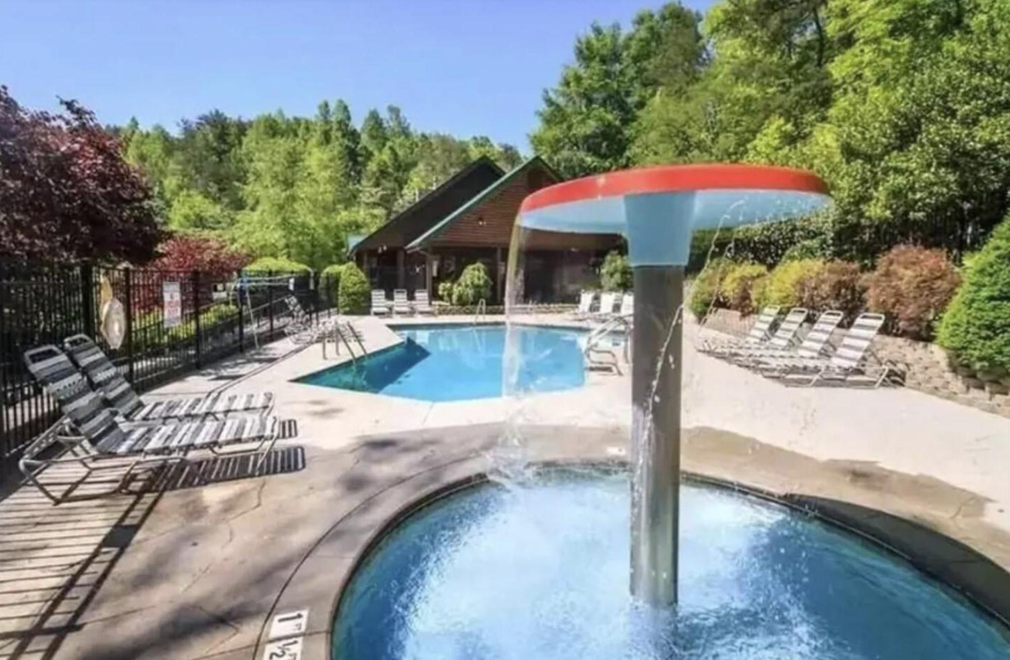 Holiday home The Adventure Located In Black Bear Falls With 3 King Suites! Gatlinburg