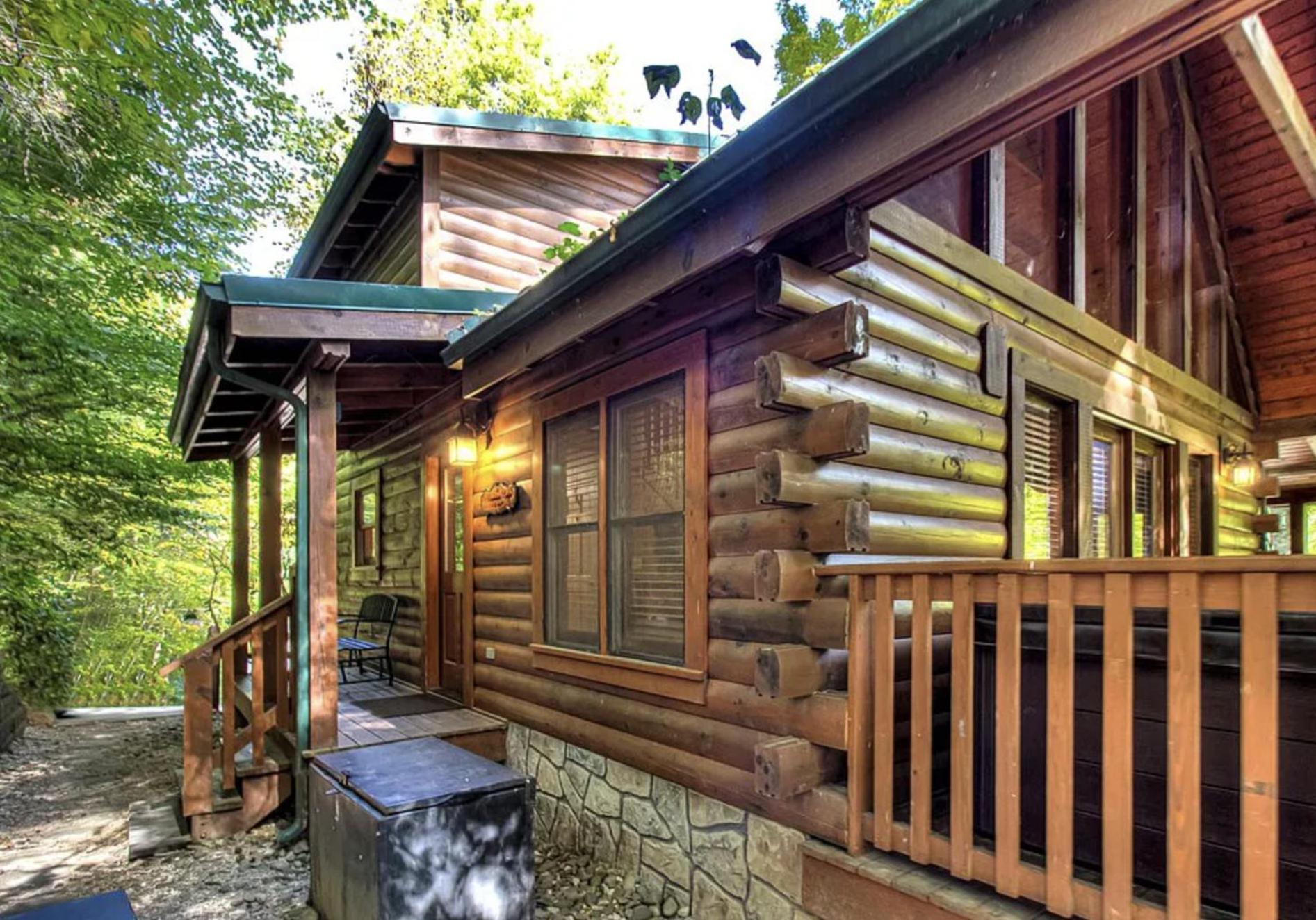 The Adventure Located In Black Bear Falls With 3 King Suites! * Gatlinburg