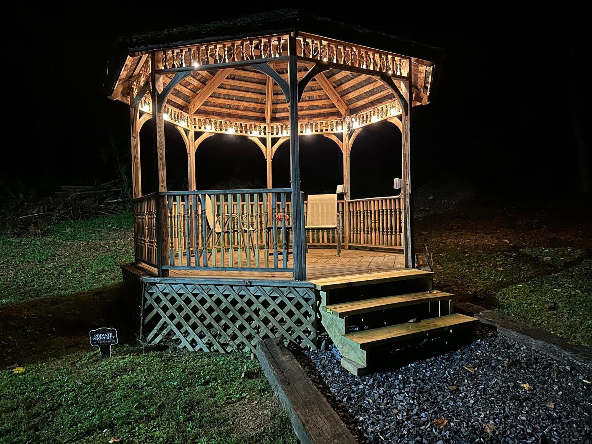 Lazy Bear Valley Is A Rustic Retreat Just Minutes From Gatlinburg! *