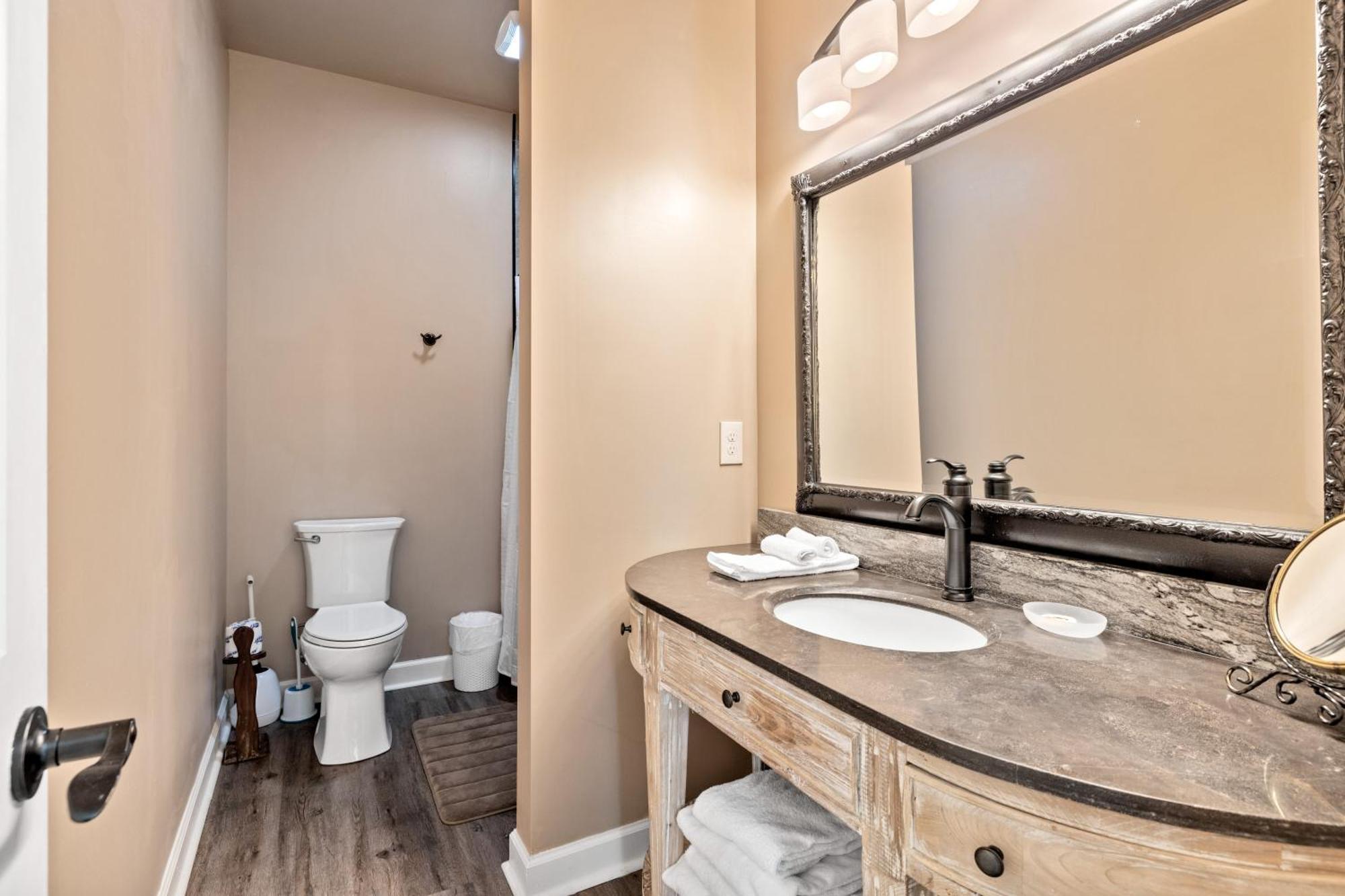 Holiday home Bear Pass Is A 3 Bed 2 Bath Craftsman Style Located Within Walking Distance To Dt
