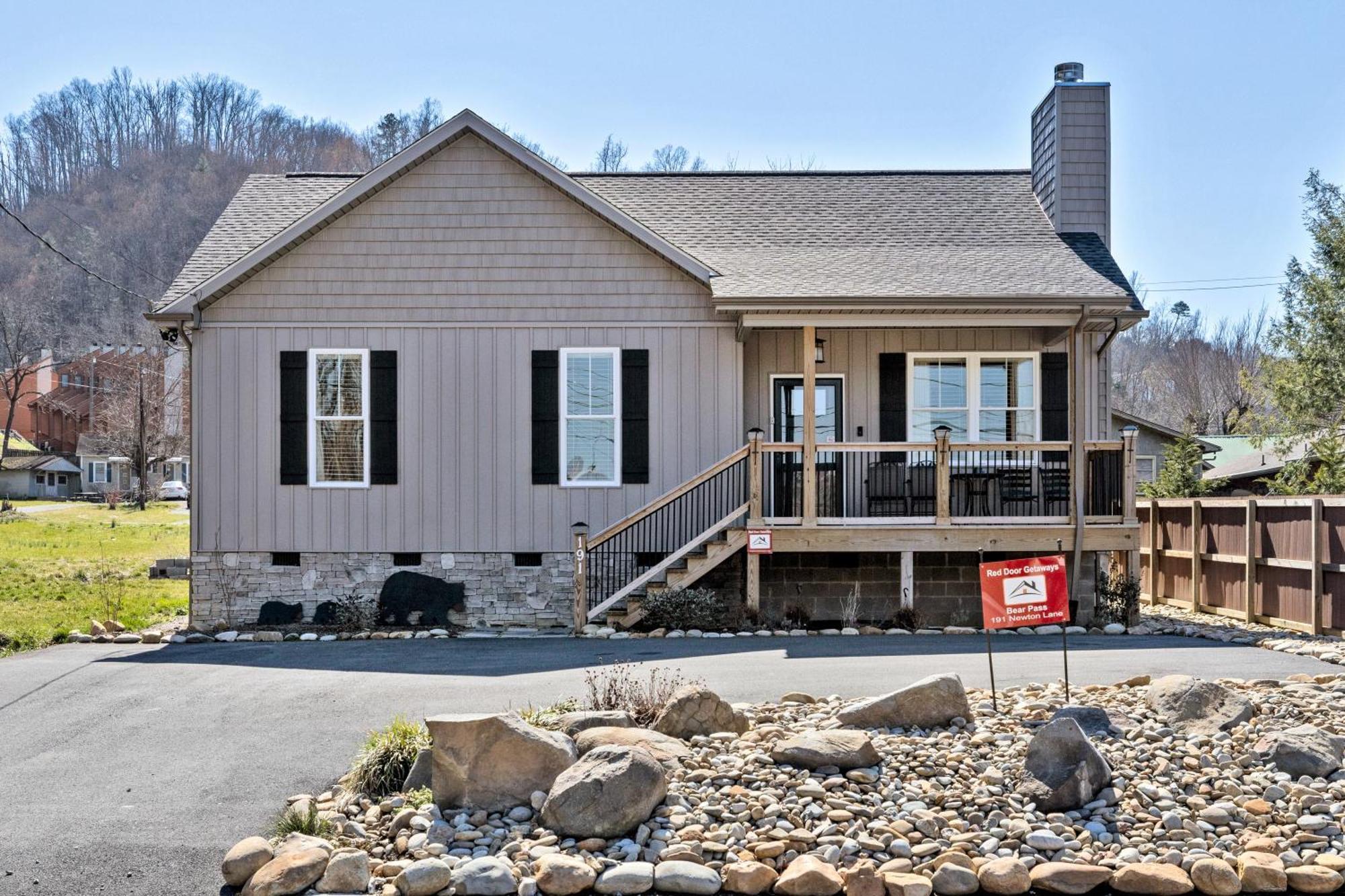 Holiday home Bear Pass Is A 3 Bed 2 Bath Craftsman Style Located Within Walking Distance To Dt Gatlinburg