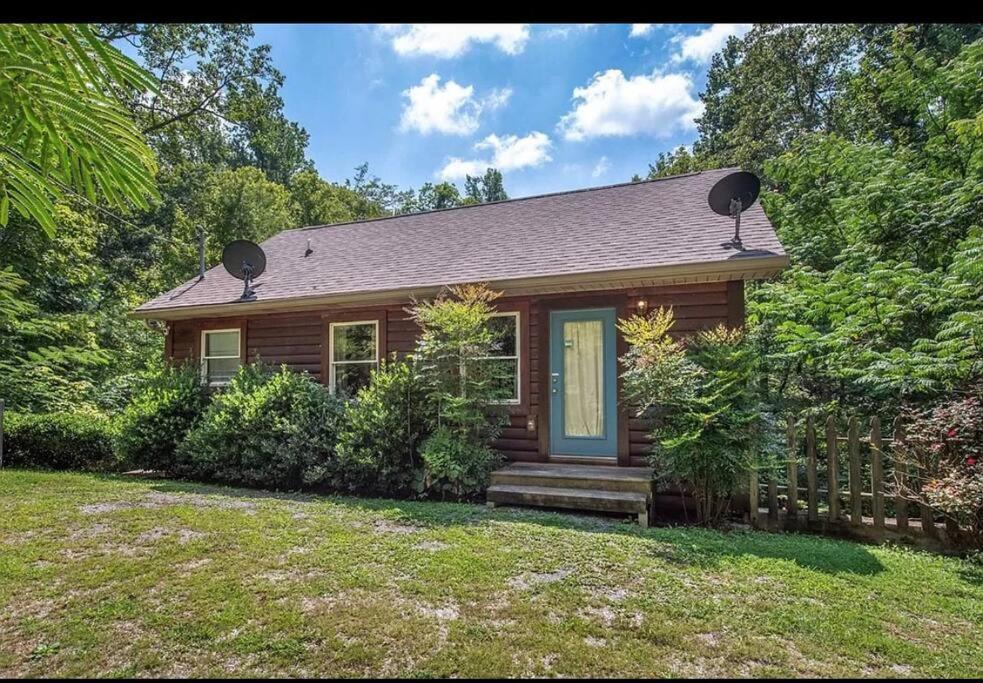 Holiday home Cabin, Hot Tub, Arcade Games! Sleeps 8!