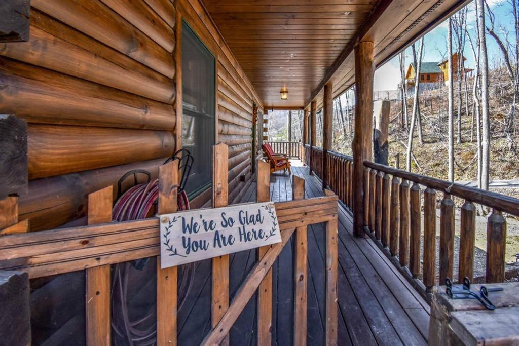 Bear Sightings! 8 Mins To Downtown Gatlinburg, Kids Cave, Theatre, Treehouse! * Gatlinburg