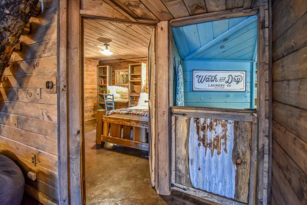 Bear Sightings! 8 Mins To Downtown Gatlinburg, Kids Cave, Theatre, Treehouse!