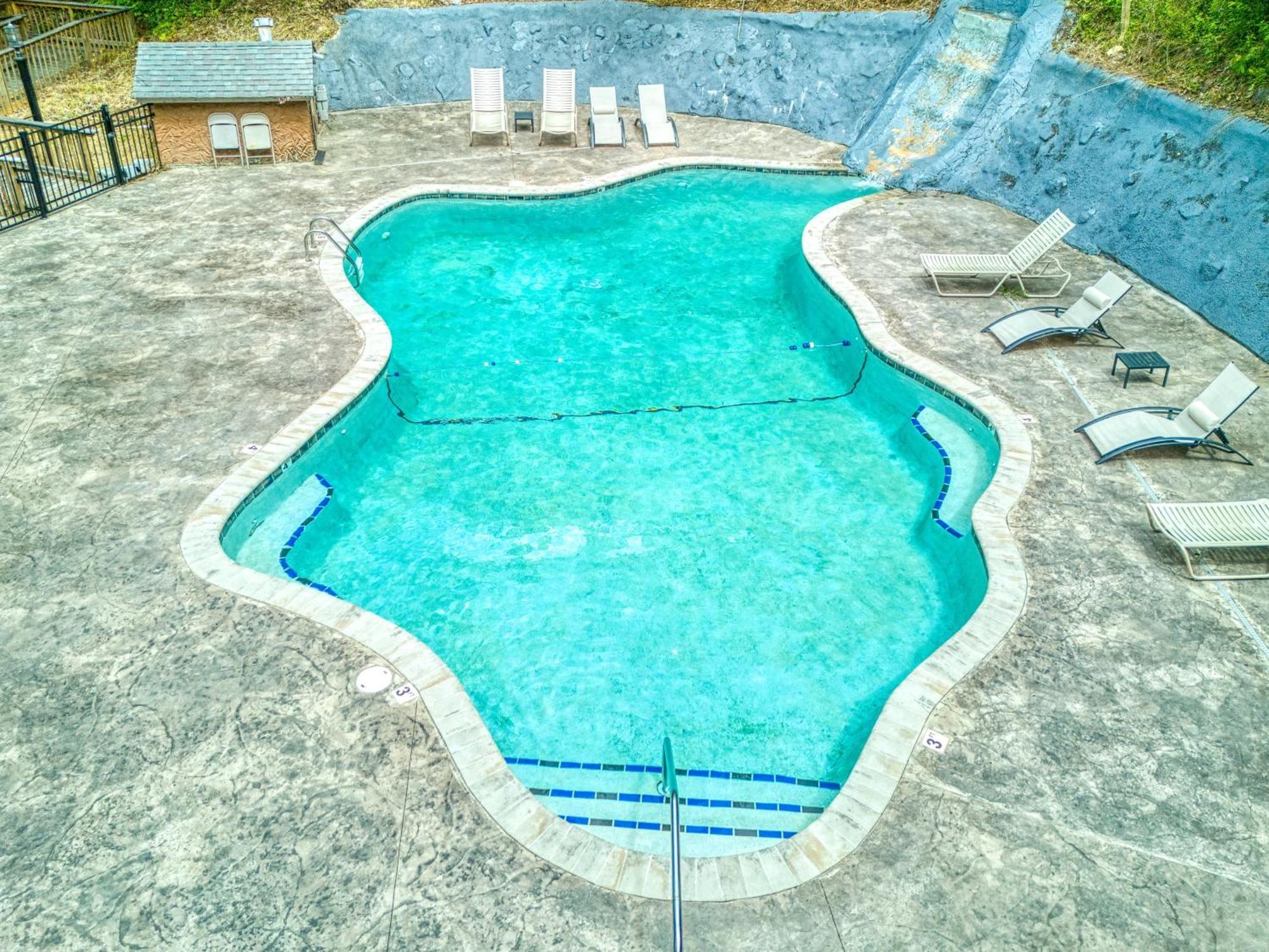 Heavenly View, 1089 Of Free Attraction Tickets For Each Paid Day, Dollywood And More, Pool! Holiday home