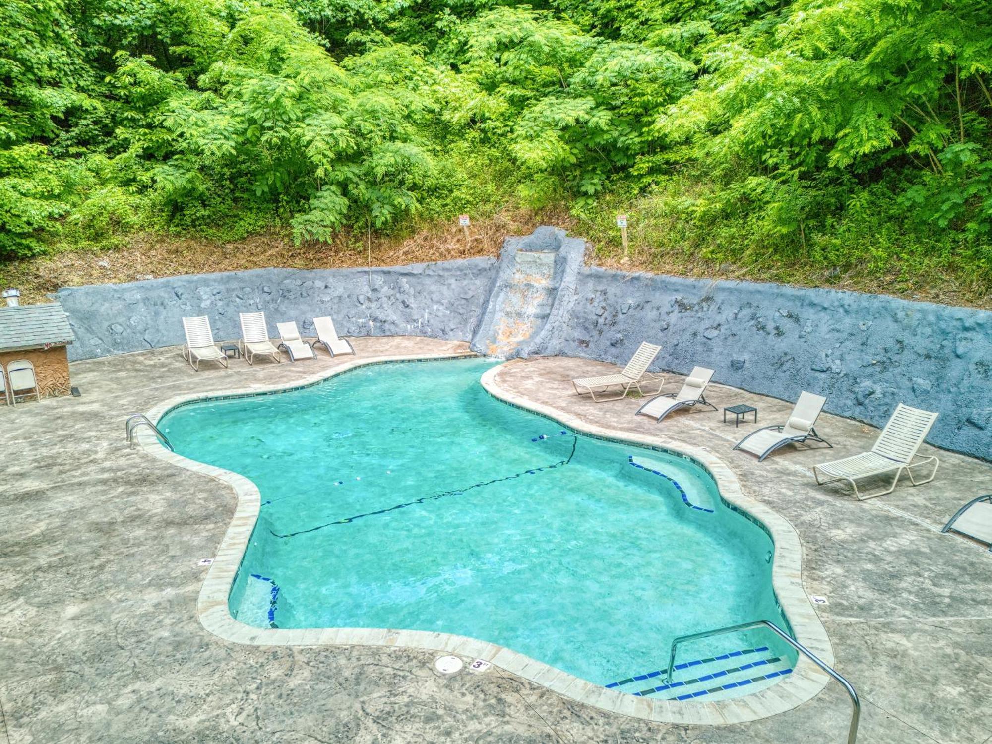 Heavenly View, 1089 Of Free Attraction Tickets For Each Paid Day, Dollywood And More, Pool!