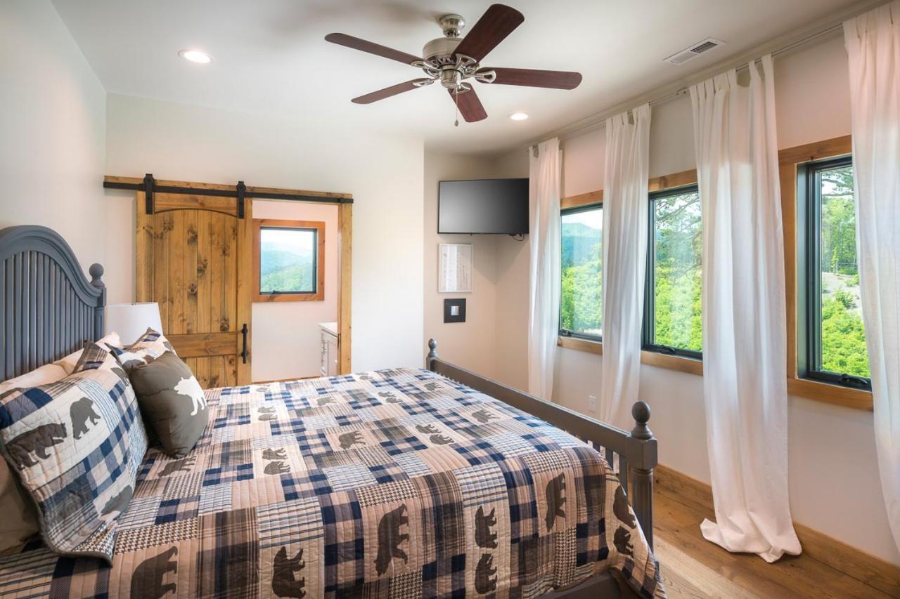 Smoky Mountain High By Stony Brook Holiday home *
