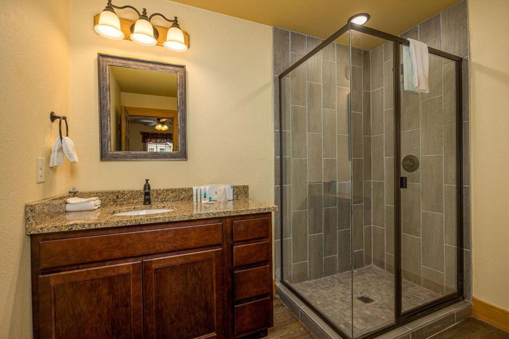 Brandon's Mountain Retreat By Eden Crest Chalet *
