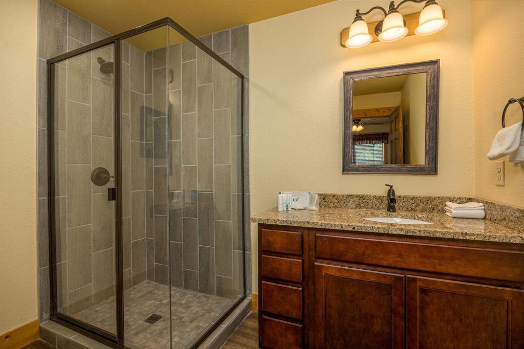 Brandon's Mountain Retreat By Eden Crest Gatlinburg