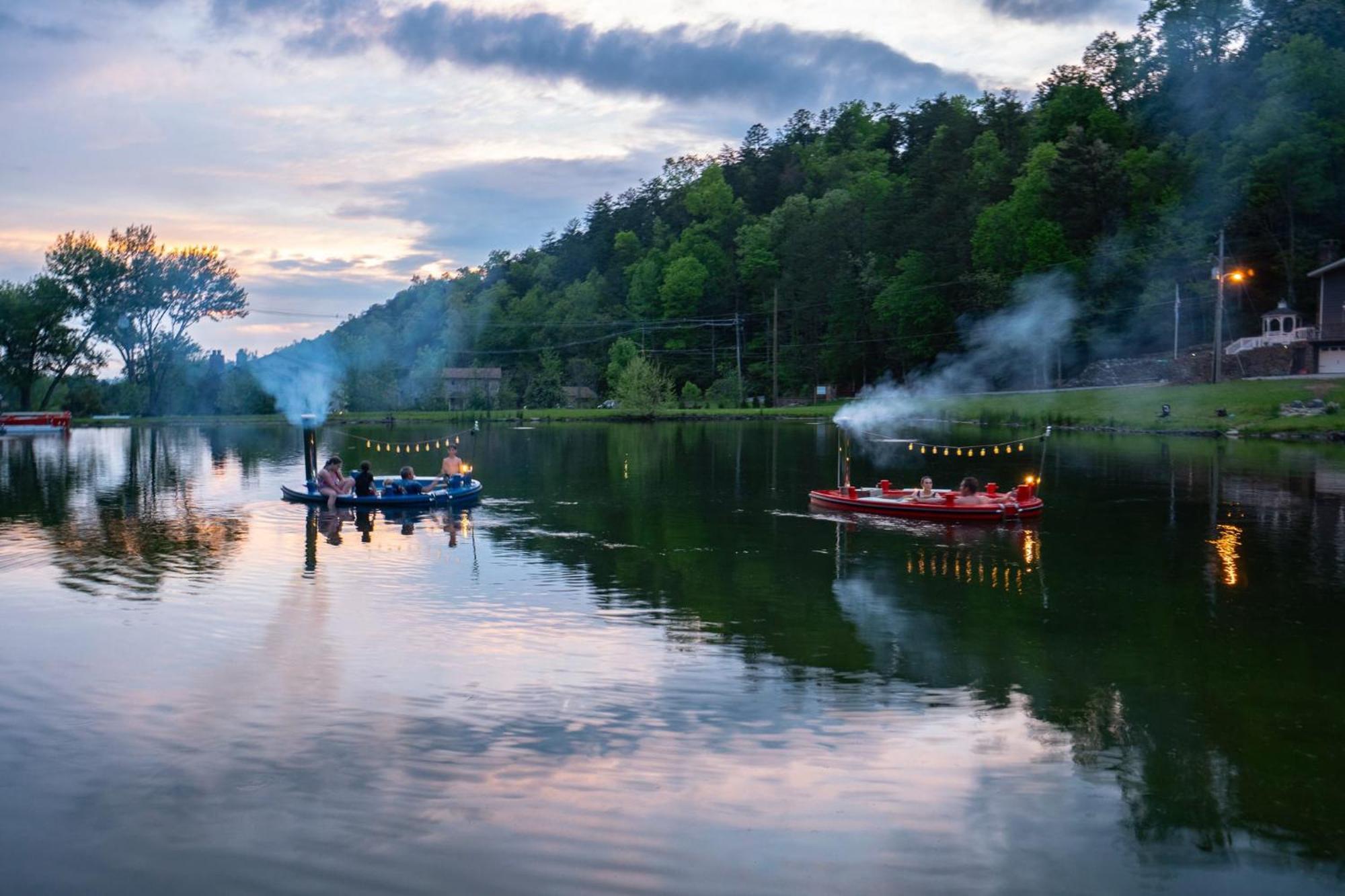 Holiday home Tiny With Fishing Pond - Oak Gatlinburg