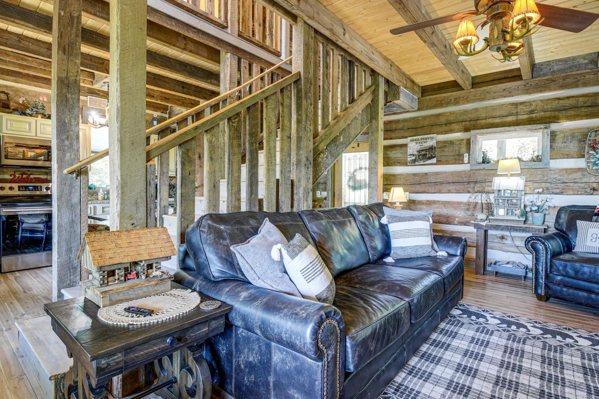 Secluded With Hot Tub! Gatlinburg