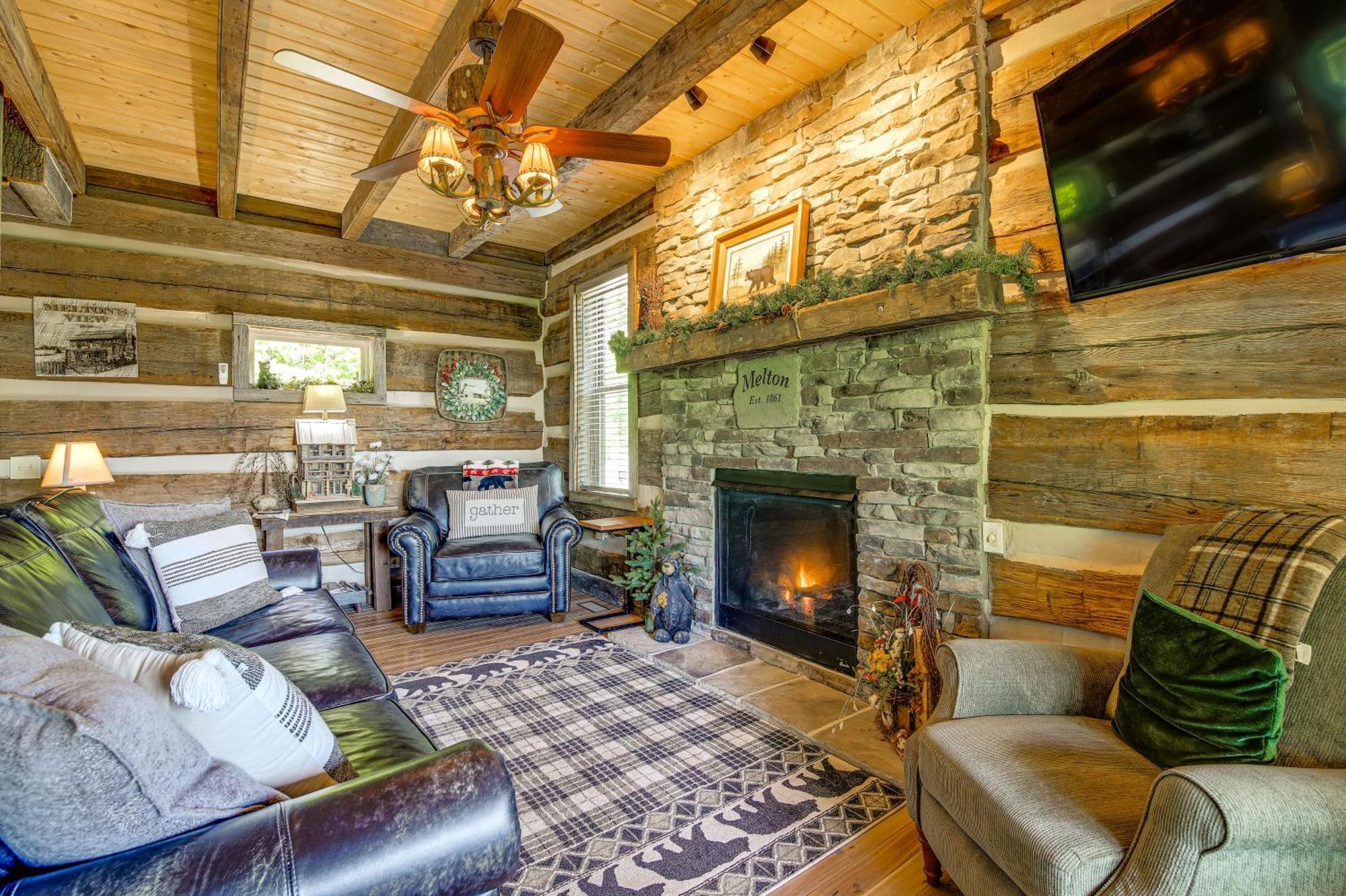 Secluded With Hot Tub! *