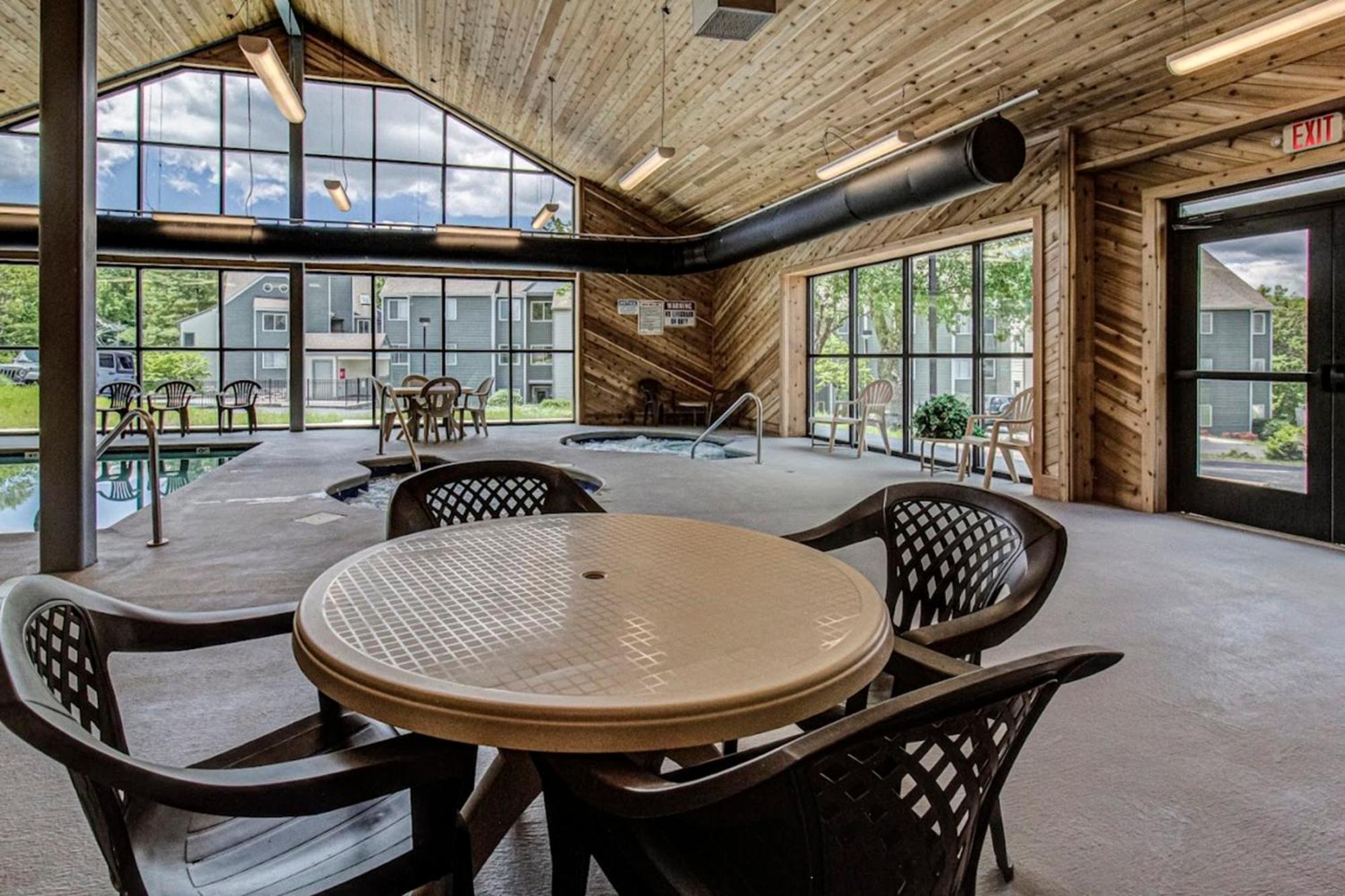Summit Smoky Mountains View Apartment
