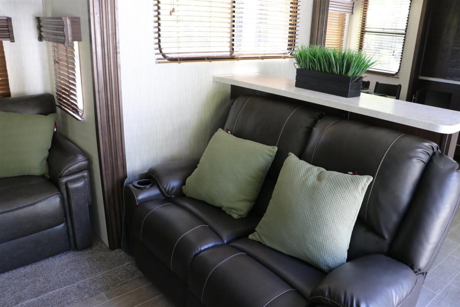 Creekside Glamping Resort- Pool, Fishing Pond, Mini Golf, Game Room, Pet Friendly Gatlinburg