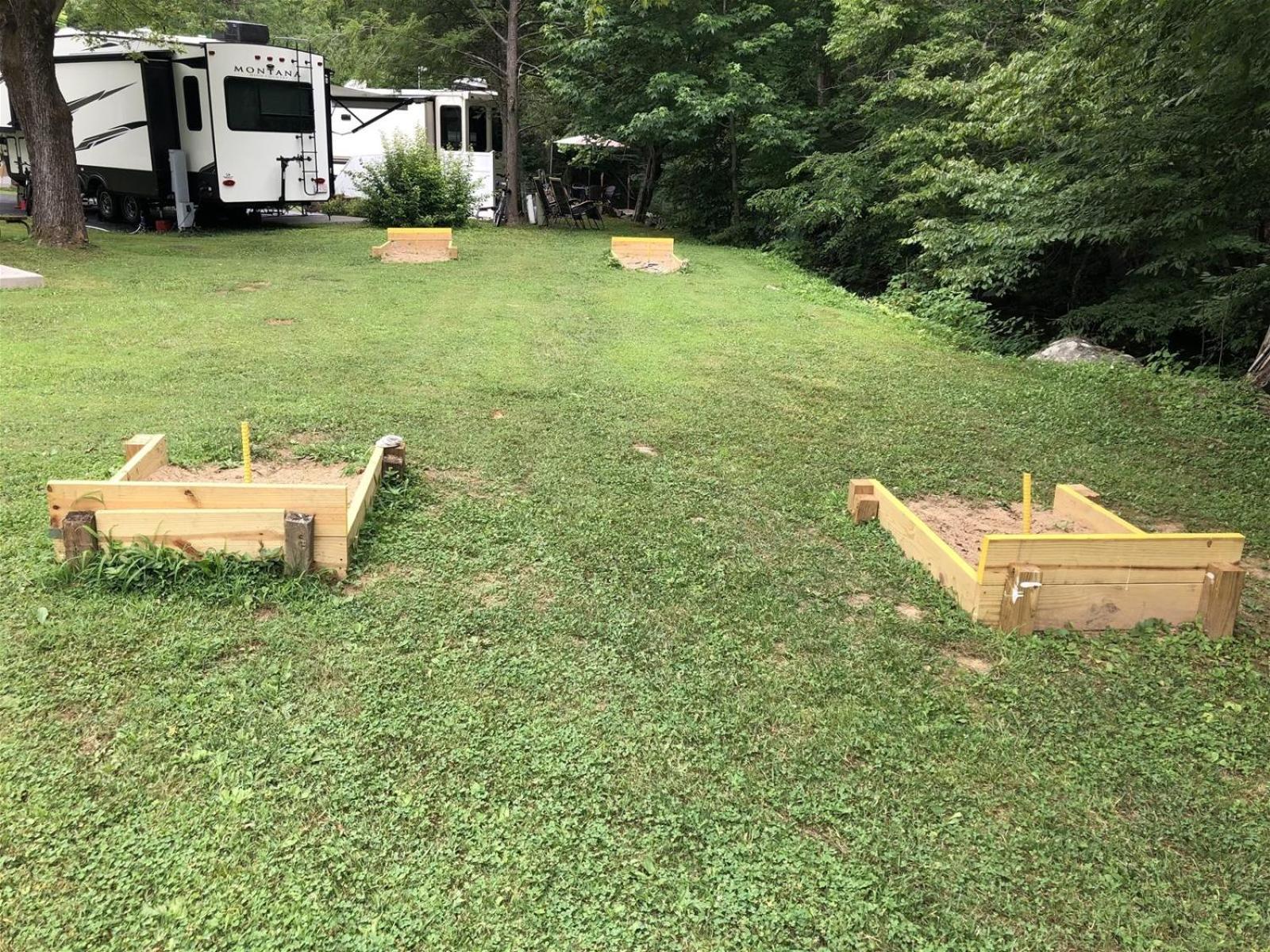 Creekside Glamping Resort- Pool, Fishing Pond, Mini Golf, Game Room, Pet Friendly *