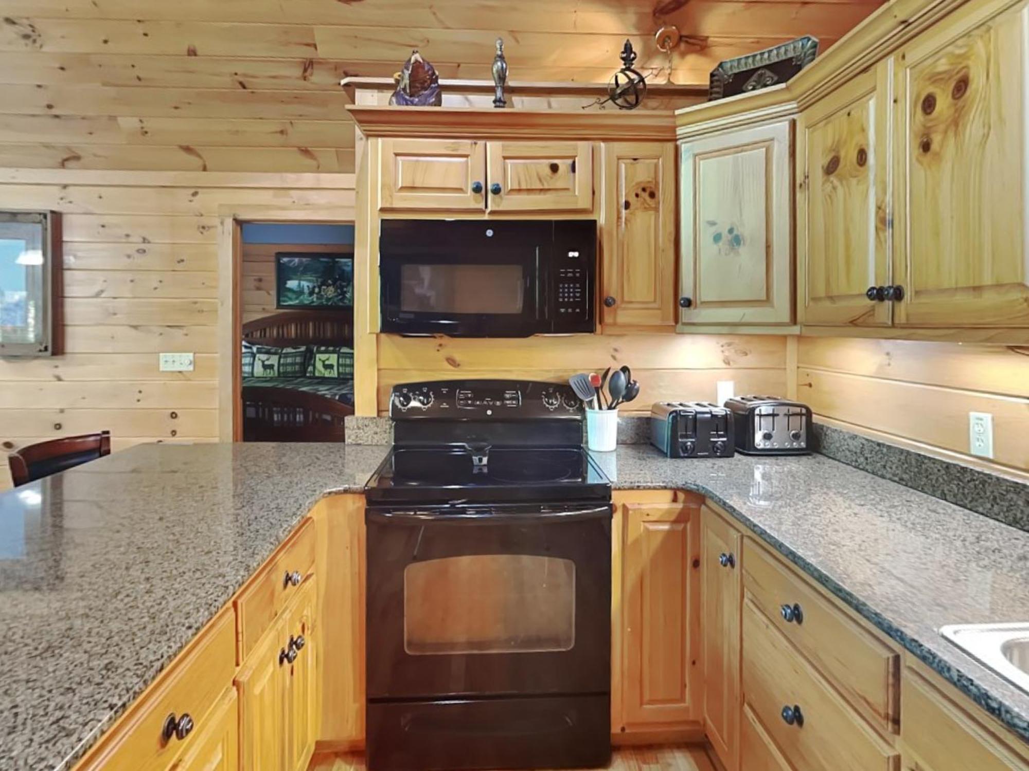 Above The Clouds, 4 Bedrooms, Pool Access, Private, Gaming, Sleeps 16 Holiday home *