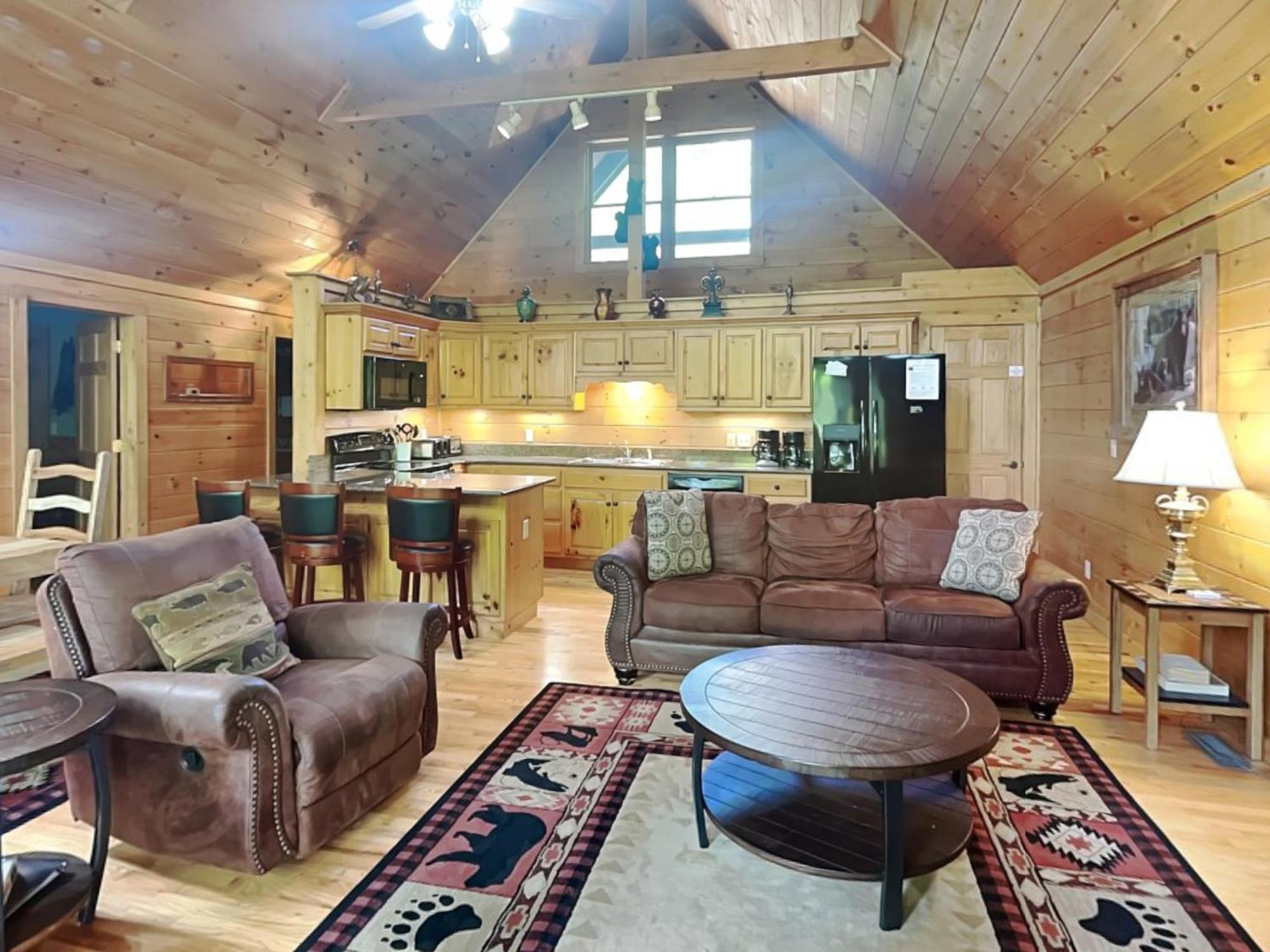 Above The Clouds, 4 Bedrooms, Pool Access, Private, Gaming, Sleeps 16 Gatlinburg