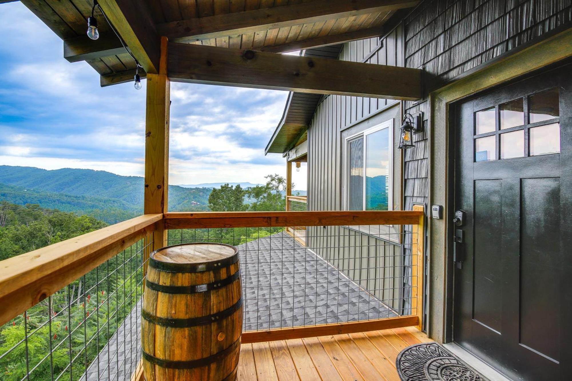 Holiday home Gorgeous Large Deck And Hot Tub! Gatlinburg