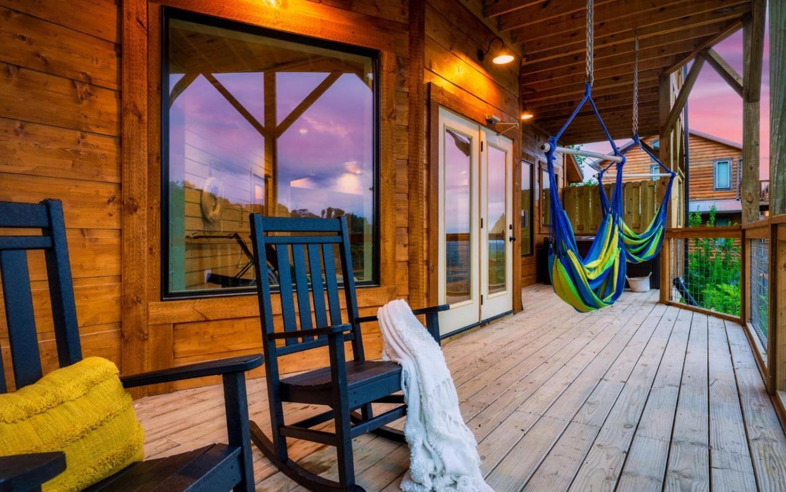 Red Hawk Retreat Villa *