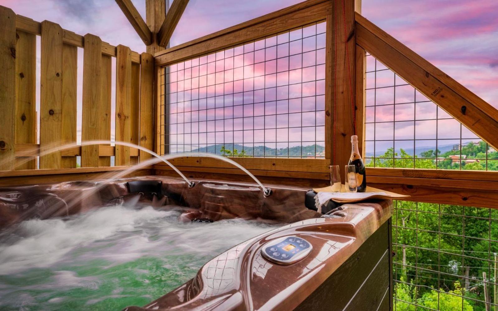 Red Hawk Retreat Villa *