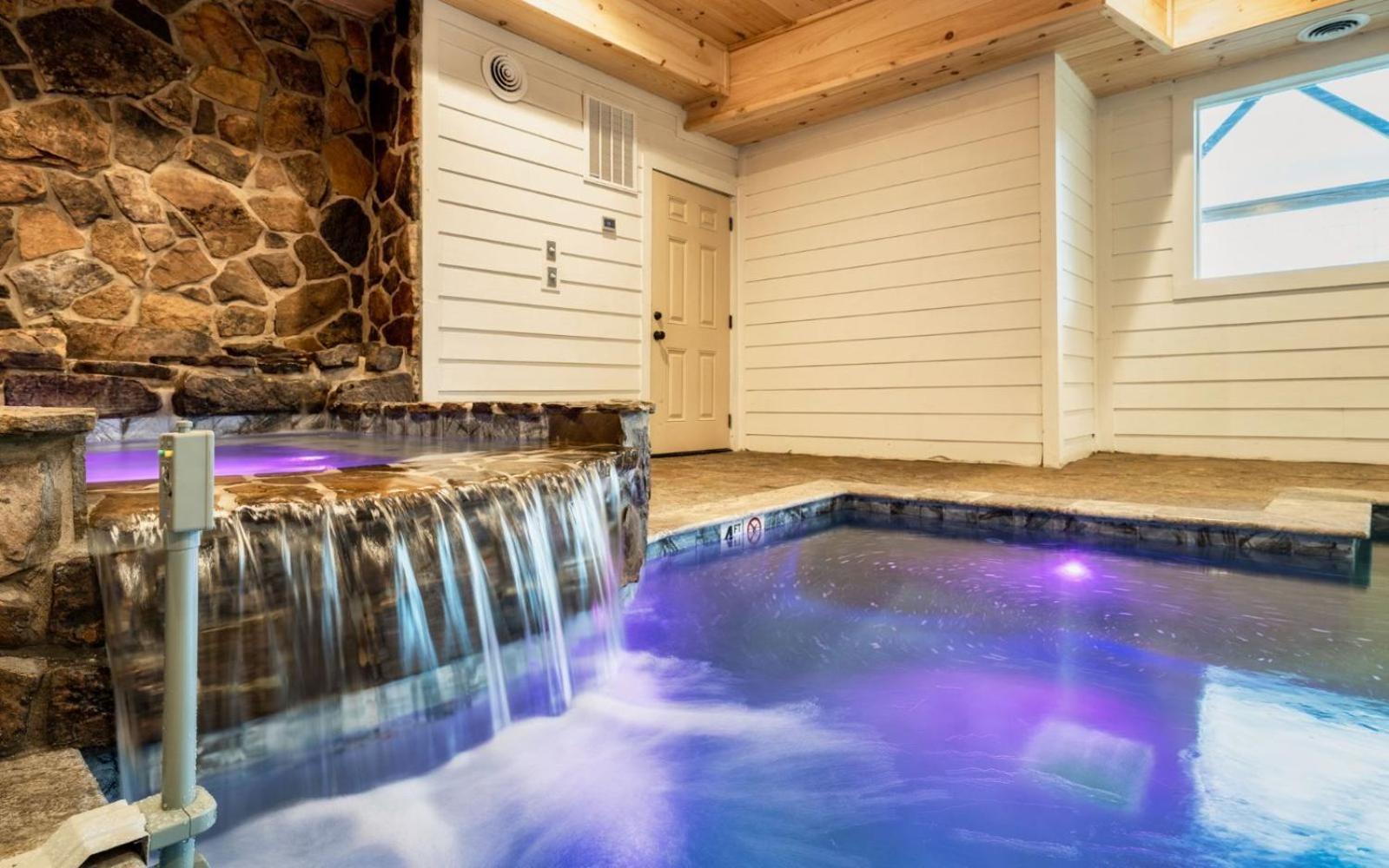 Red Hawk Retreat Villa Gatlinburg