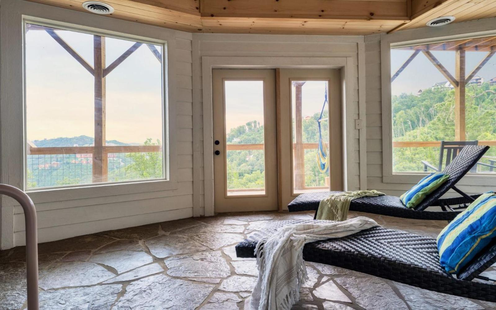 Red Hawk Retreat Gatlinburg