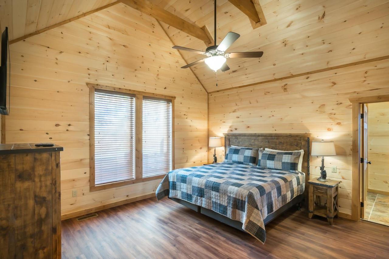 The Bear And Trout By Stony Brook Holiday home Gatlinburg