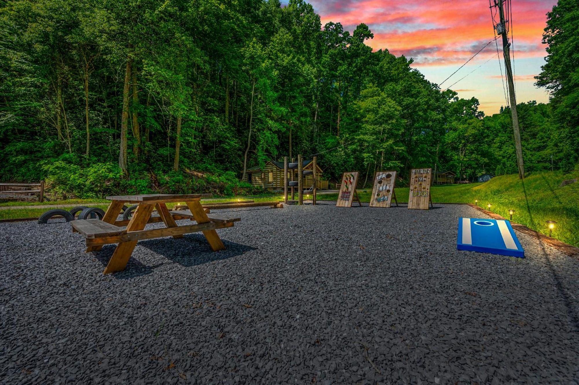 5 In Gburg Sleeps 16 Firepit & Games Holiday home Gatlinburg