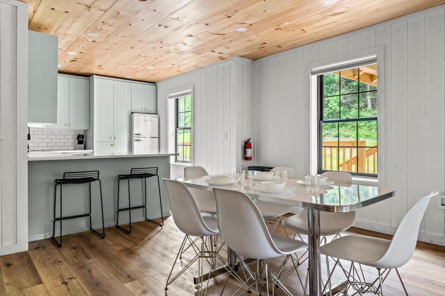 Holiday home 5 In Gburg Sleeps 16 Firepit & Games Gatlinburg