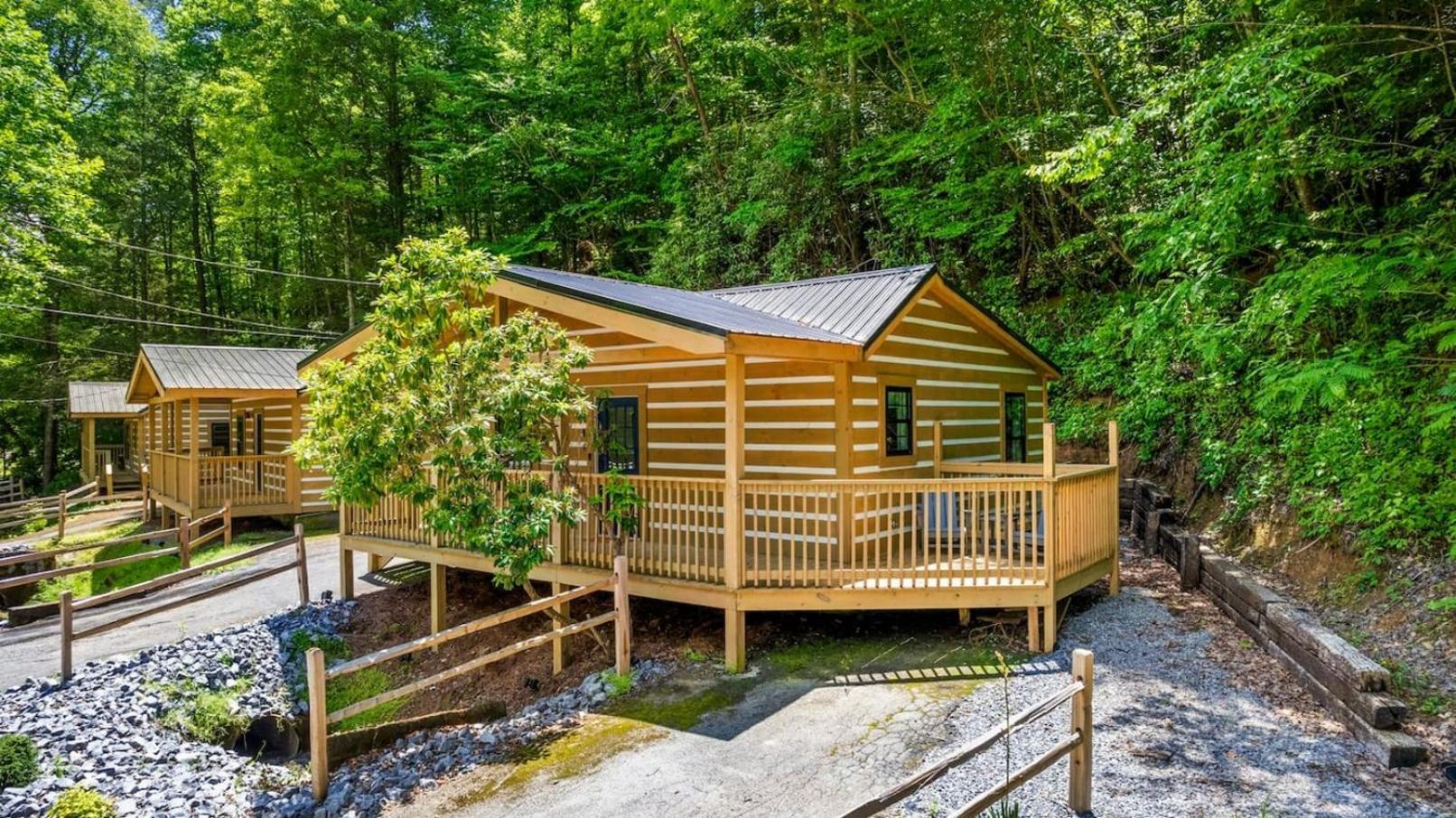 5 In Gburg Sleeps 16 Firepit & Games * Gatlinburg